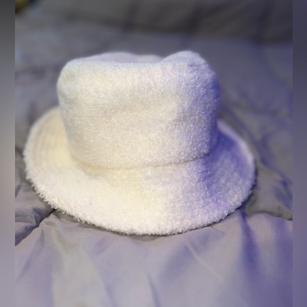 Sherpa Bucket Hat - White